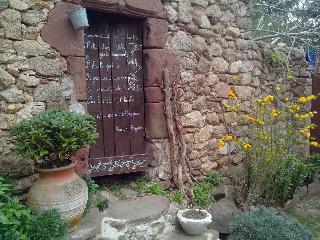 Le Clos De La Source Acomodação com café da manhã Le Bousquet-d'Orb Exterior foto